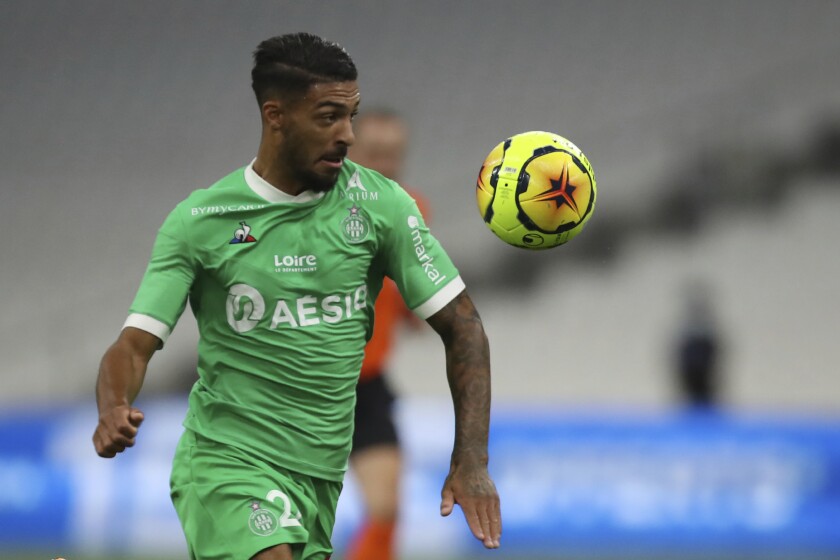 Denis Bouanga of Saint-Etienne controls the ball during a match in September 2020.