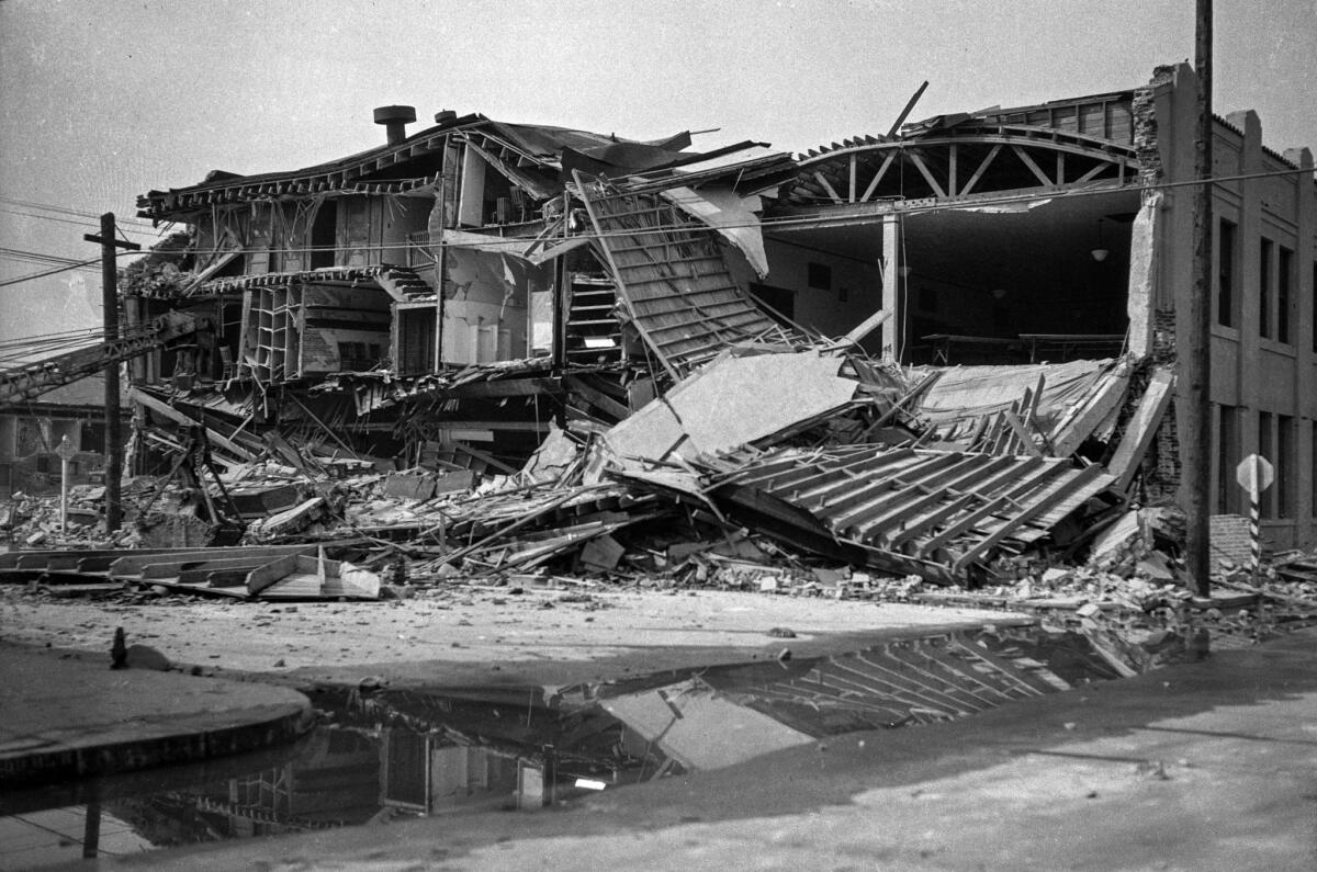 The facade of a building after it crumbled 