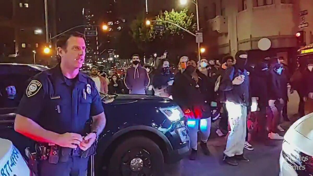 LAPD confronted federal officials after agents escalated tensions at L.A. protest - Los Angeles Times LAPD confronted federal officials after agents escalated tensions at L.A. protest - Los Angeles Times
