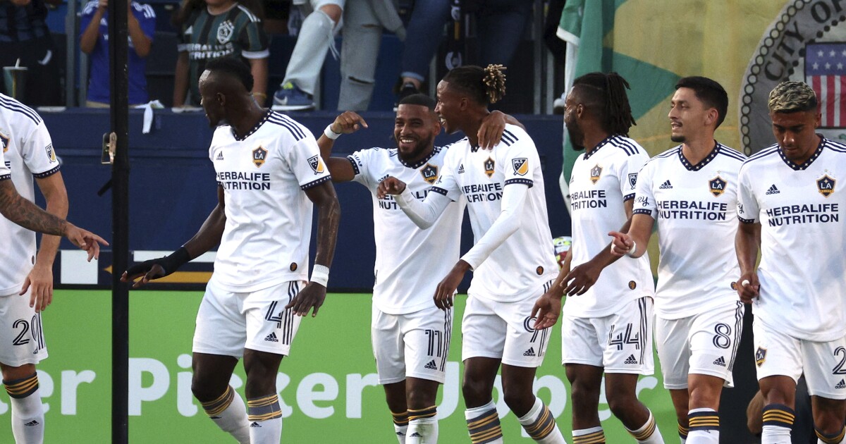 Four first-half goals power Galaxy to victory over Whitecaps
