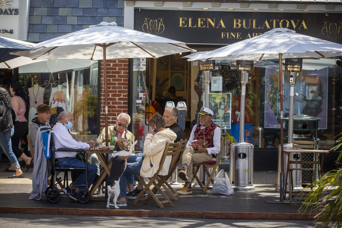 The Promenade on Forest Avenue is a pedestrian-only experience featuring shopping and restaurants in Laguna Beach.