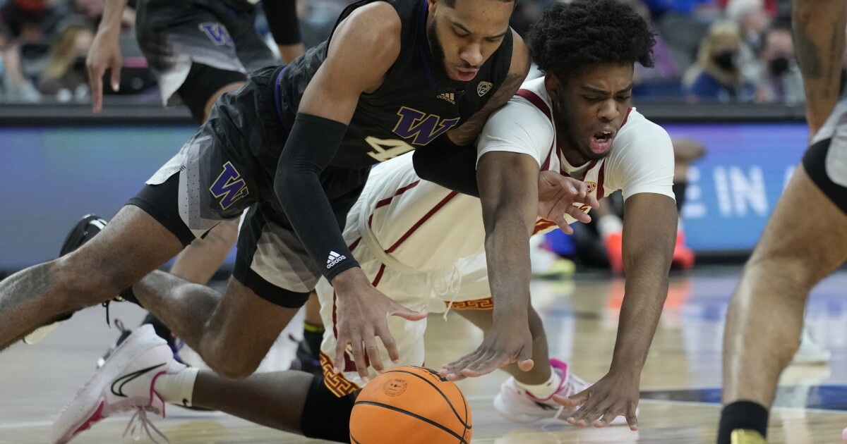 USC escapes with a sloppy victory over Washington in the Pac-12 tournament