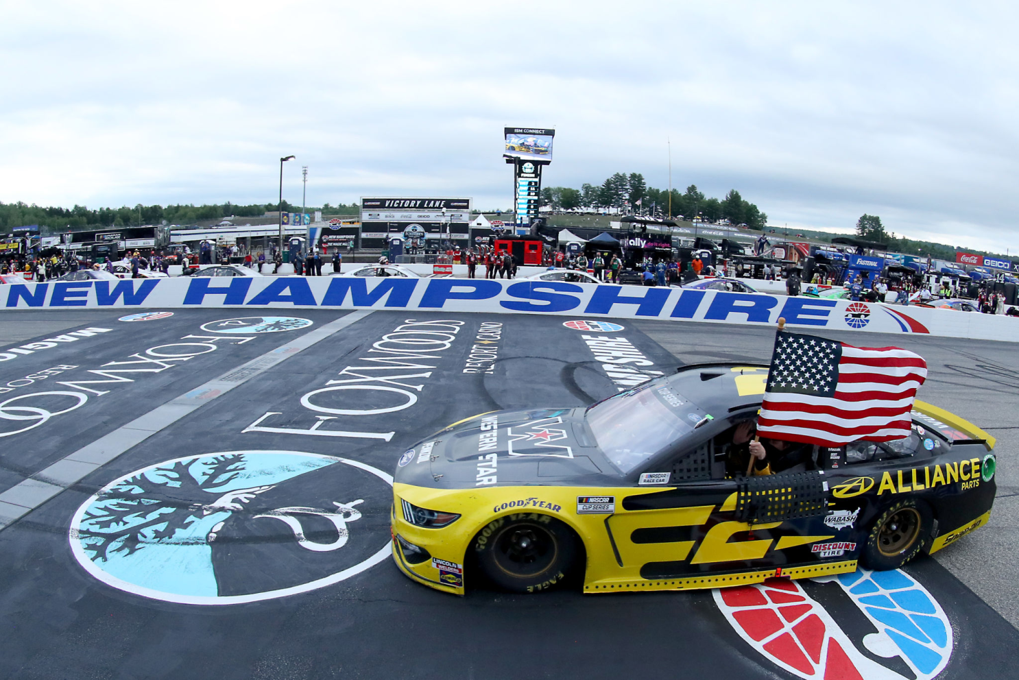 Nascar Brad Keselowski Beats Hamlin To Win At New Hampshire Los Angeles Times