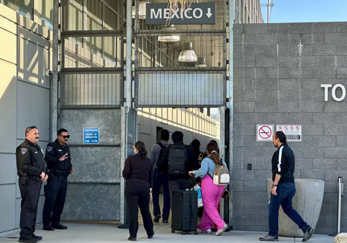 El paso de PedWest en la frontera entre San Diego y Tijuana. 
