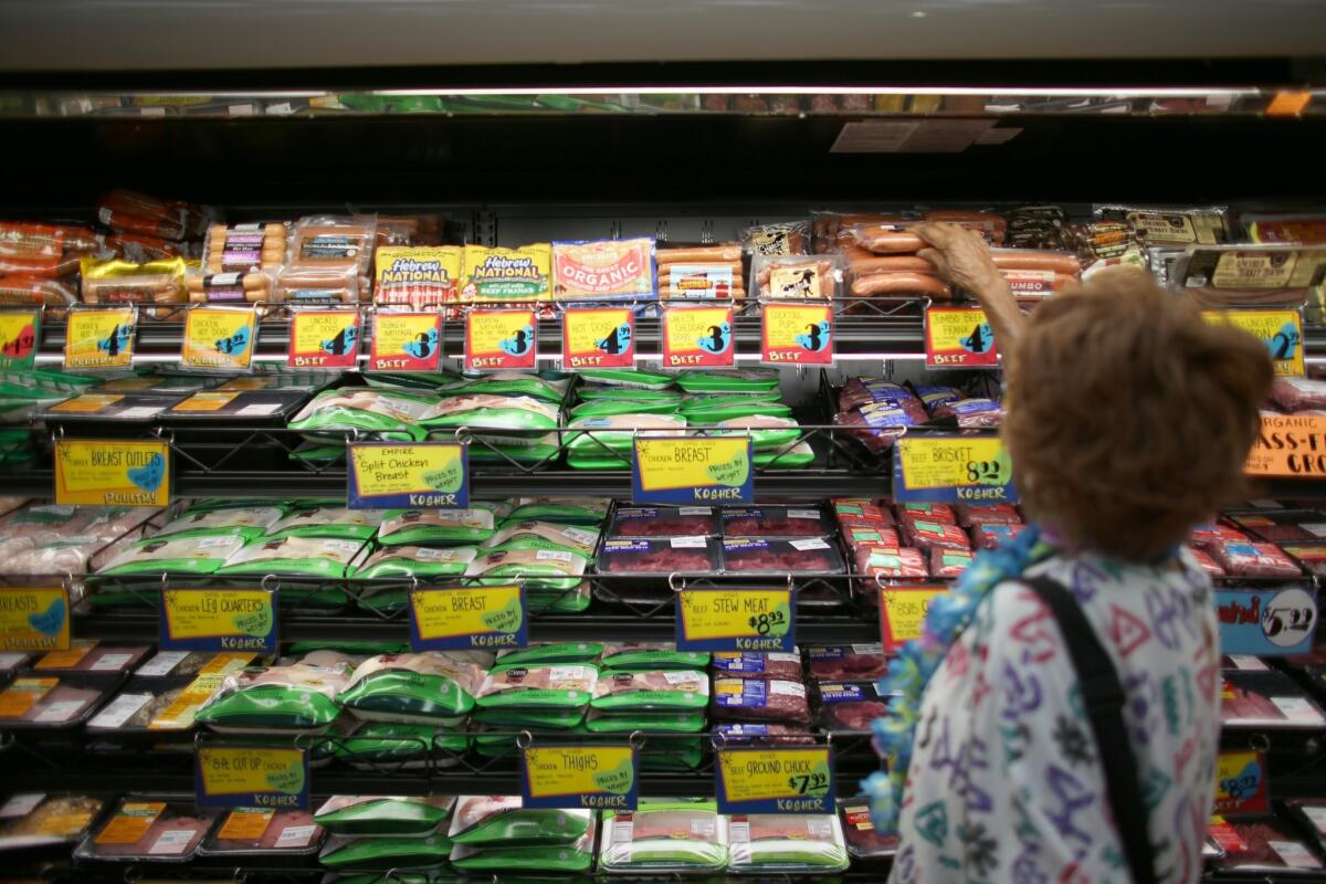 Los bancos de comida ven un aumento en la demanda de alimento.