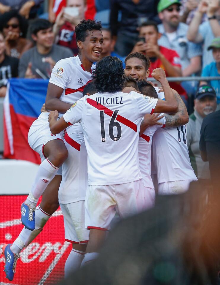 Haiti v Peru: Group B - Copa America Centenario