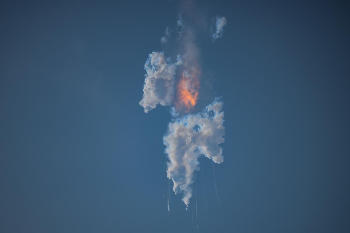 The SpaceX Starship explodes in the air