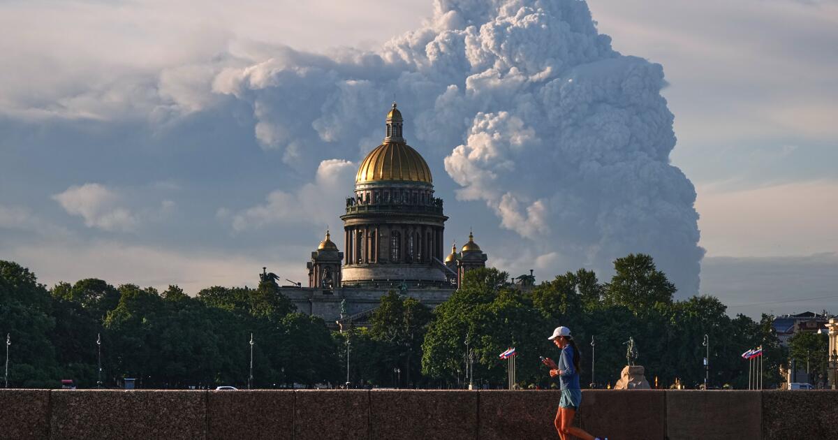 Une frappe de missile russe près de Kyiv fait 10 morts et près de 100 morts