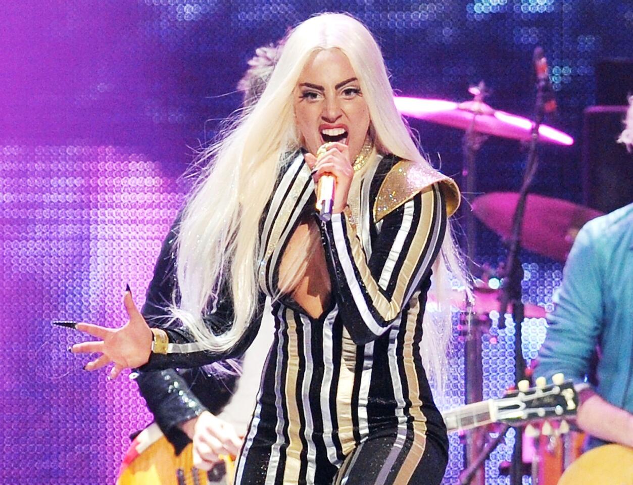 Lady Gaga needs hip surgery, cancels rest of 'Born This Way' tour