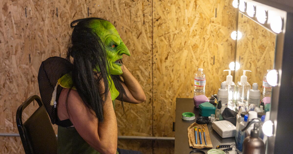 John Goblikon wants to fire his ghostwriter. The problem? He is his ghostwriter John Goblikon wants to fire his ghostwriter. The problem? He is his ghostwriter