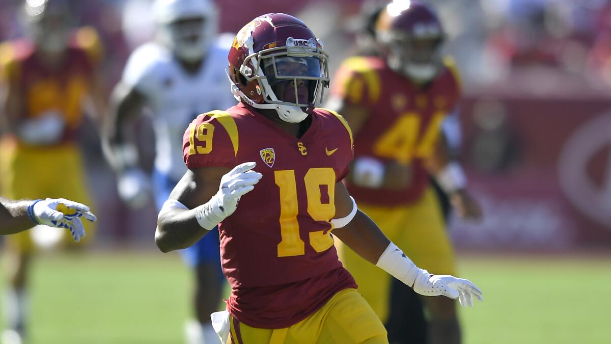 USC tight end Malcolm Epps runs a pattern against San Jose State.