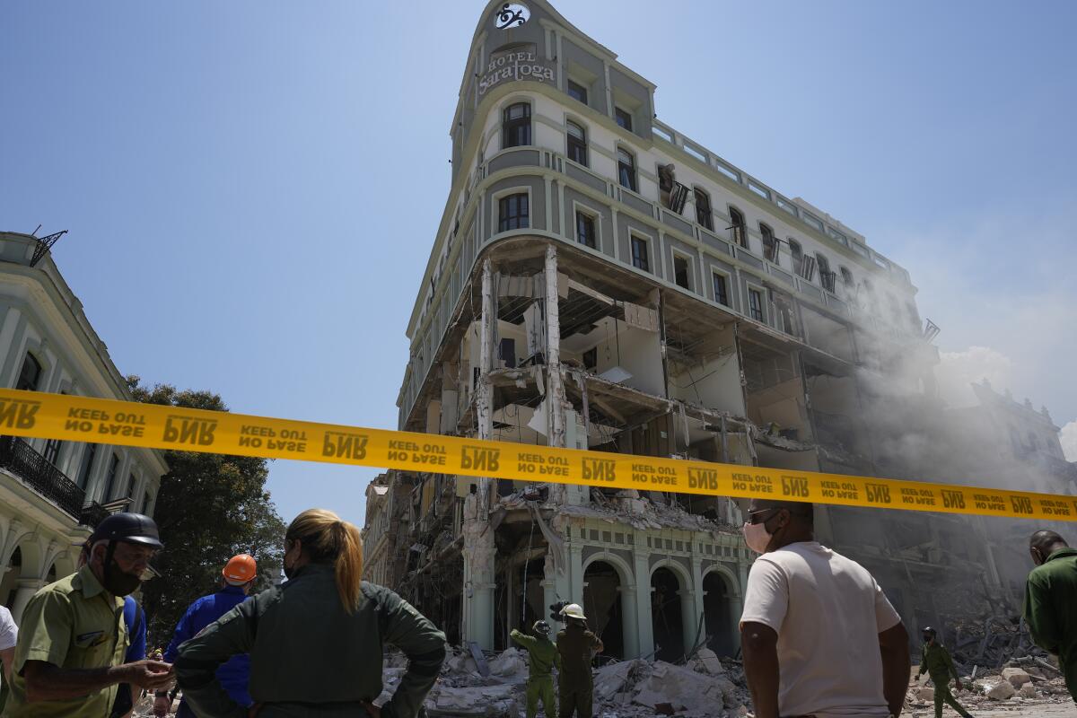 El Hotel Saratoga de cinco estrellas sufre graves daños tras una explosión en La Habana Vieja, Cuba, 