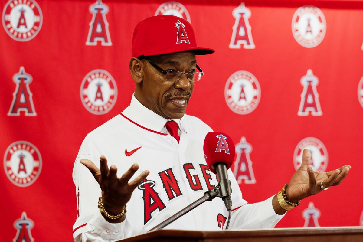 The Angels introduce Ron Washington as their new manager.