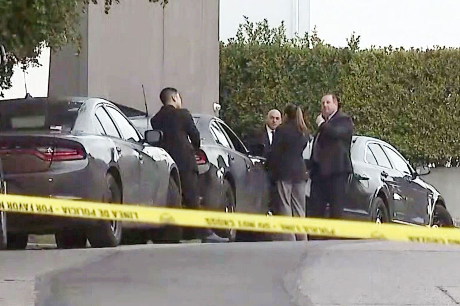 At least 3 dead, 4 wounded in shooting in upscale Benedict Canyon area of L.A.