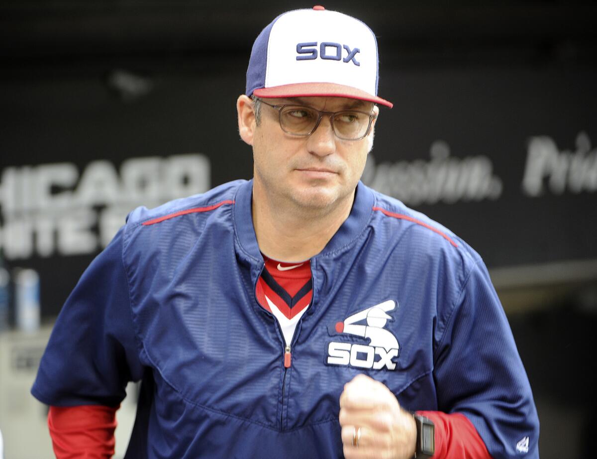 White Sox Manager Robin Ventura comes out of the dugout before the game against the Minnesota Twins on Oct. 2.