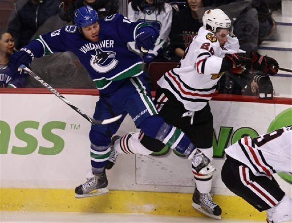 vancouver-canucks-rally-in-third-to-beat-chicago-blackhawks-in-r