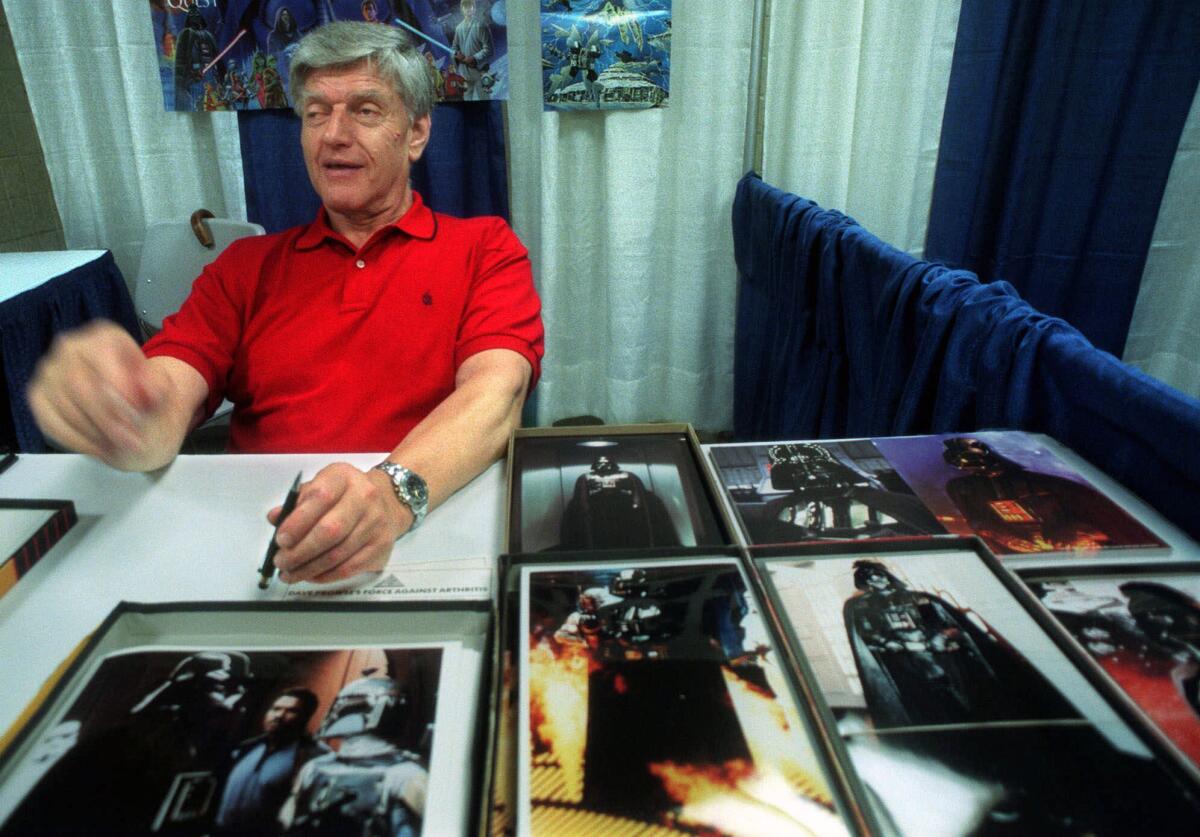 Dave Prowse, el Darth Vader original en la trilogía de “Star Wars”, en una convención de cómics en Nueva York