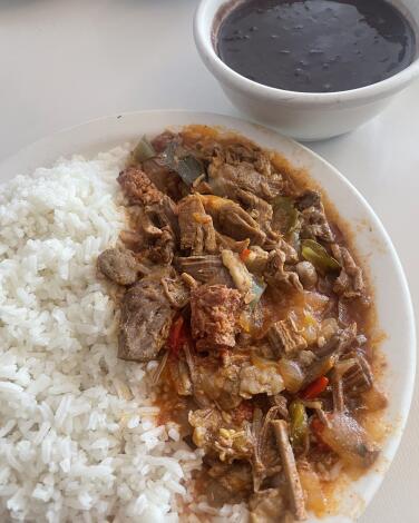 Ropa vieja and black beans at El Colmao.