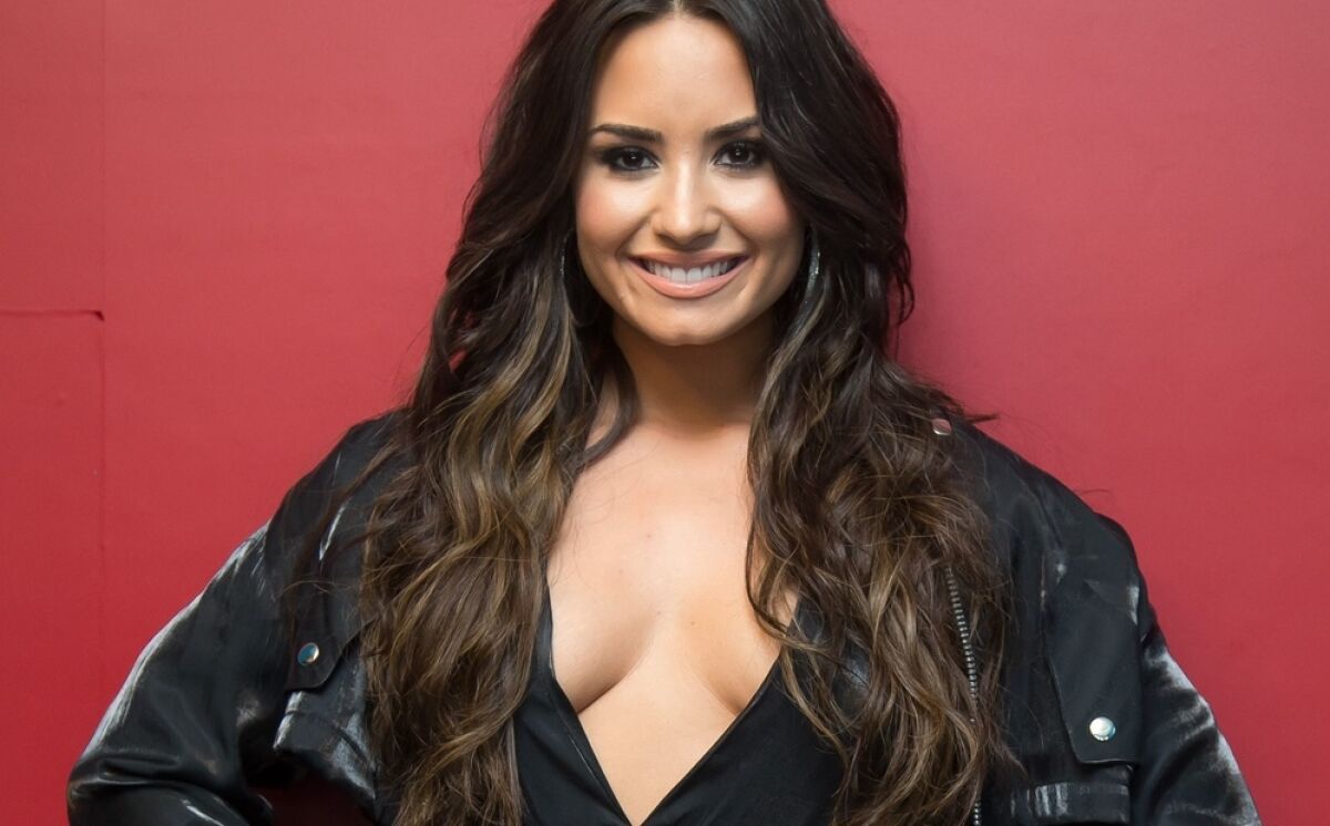Demi Lovato demuestra ahora un exceso de amor - Los Angeles Times