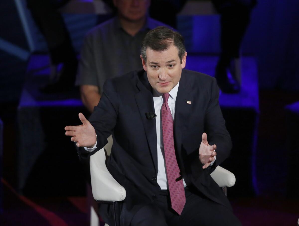 Precandidato republicano Ted Cruz participa a un evento con preguntas del público en Milwaukee, Wisconsin, 29 de marzo de 2013.