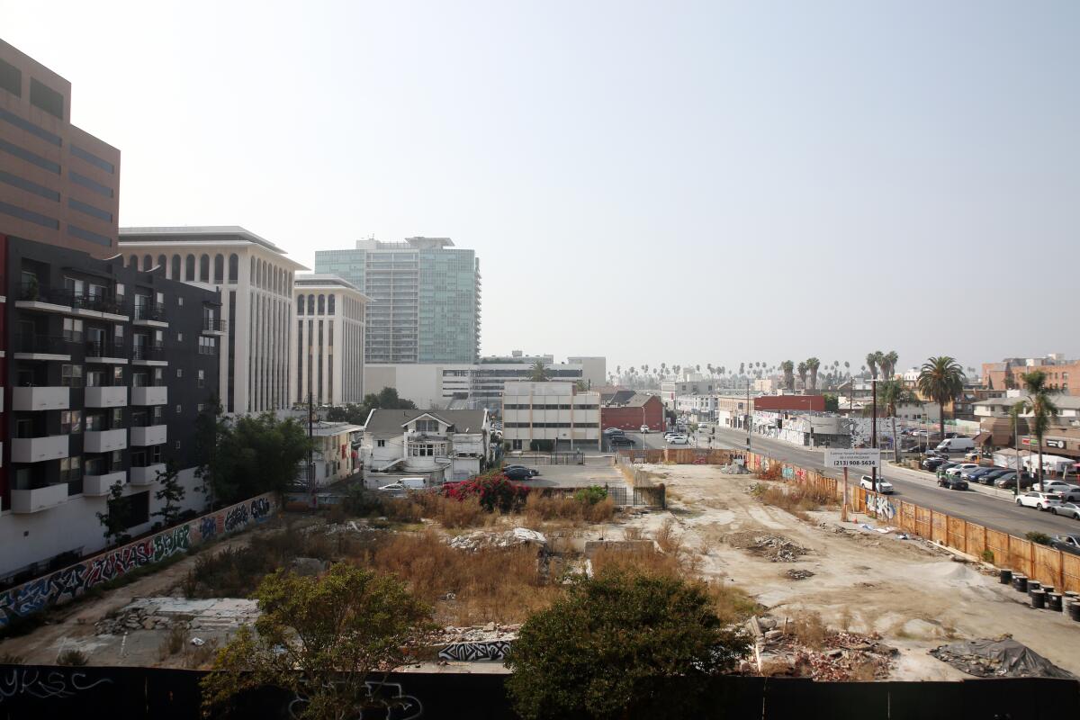 A vacant lot on Sixth Street in Koreatown is slated to become a 192-room hotel.