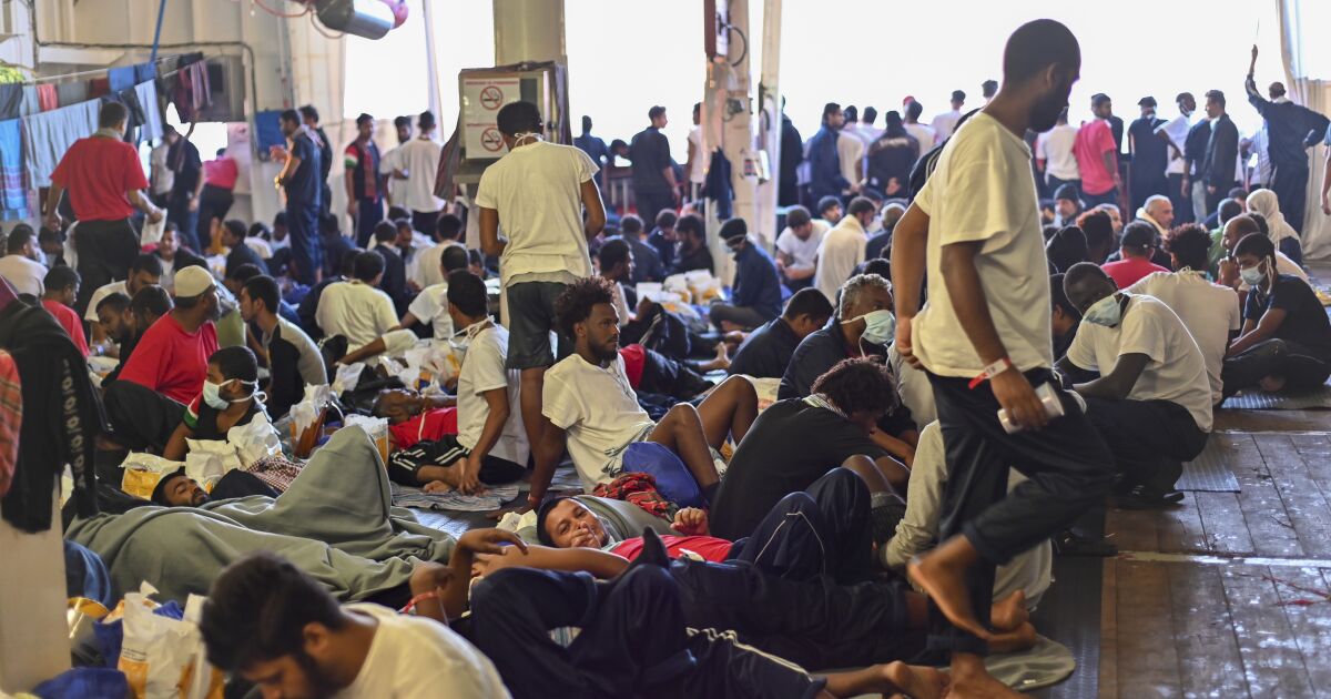 L’Italia ignora le richieste di aiuto a 1.000 migranti