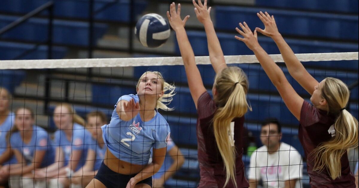 Laguna Beach girls volleyball breaks five set curse at CdM Los