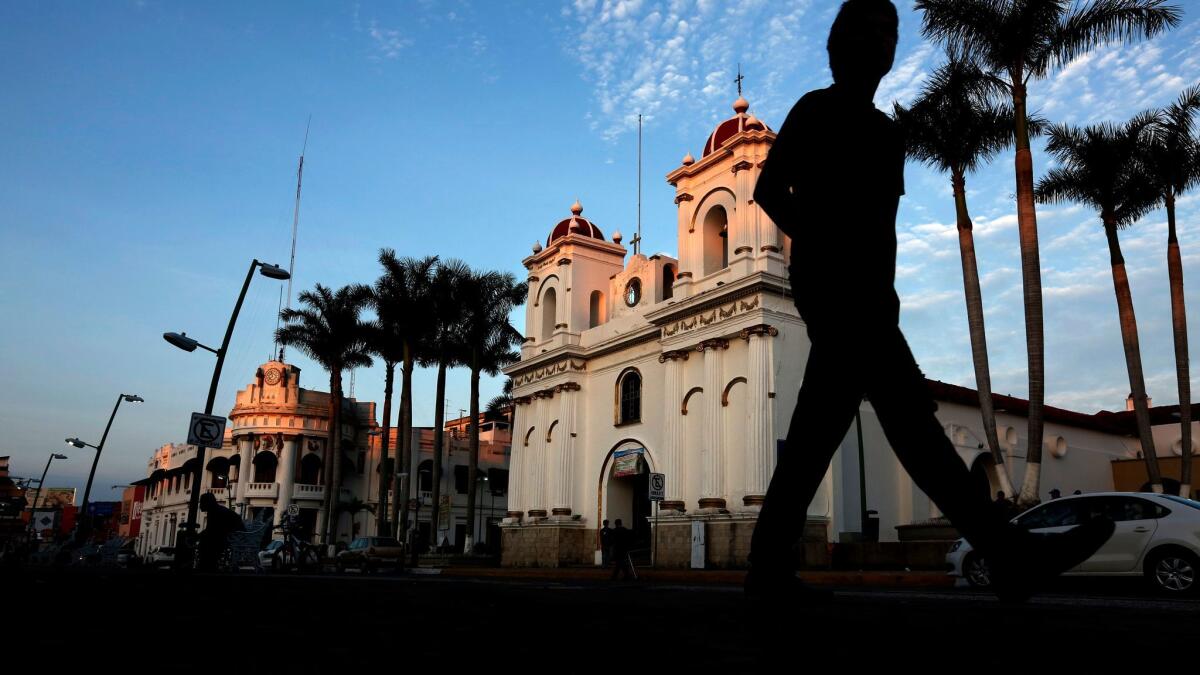 Cuban migrants in the southern Mexican city of Tapachula reacted with dismay to President Obama’s decision to end decades of preferential immigration treatment for Cuban nationals.