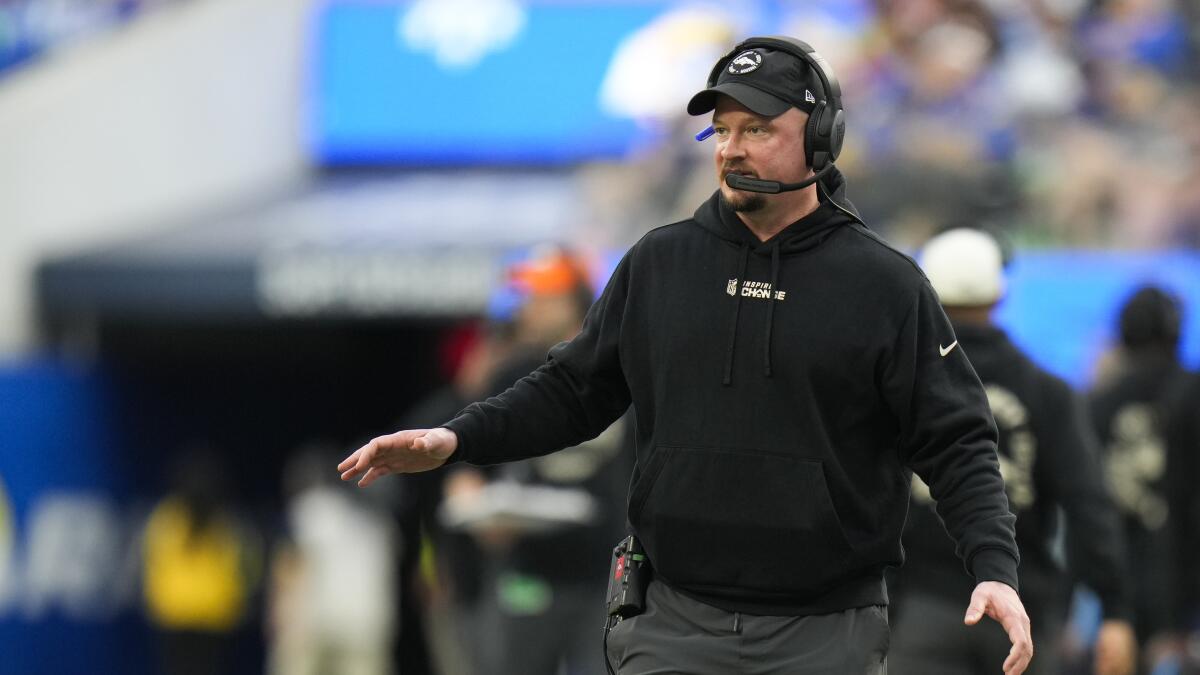 Nick Canepa: Most bad NFL teams fire their coaches. Not the