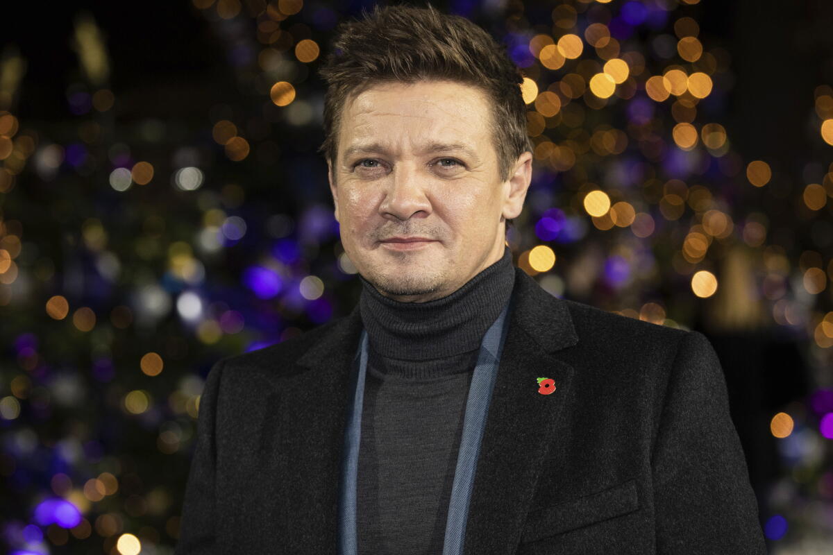 Jeremy Renner Rory Jeremy Renner, Diane Sawyer set snowplow accident interview - Los ...