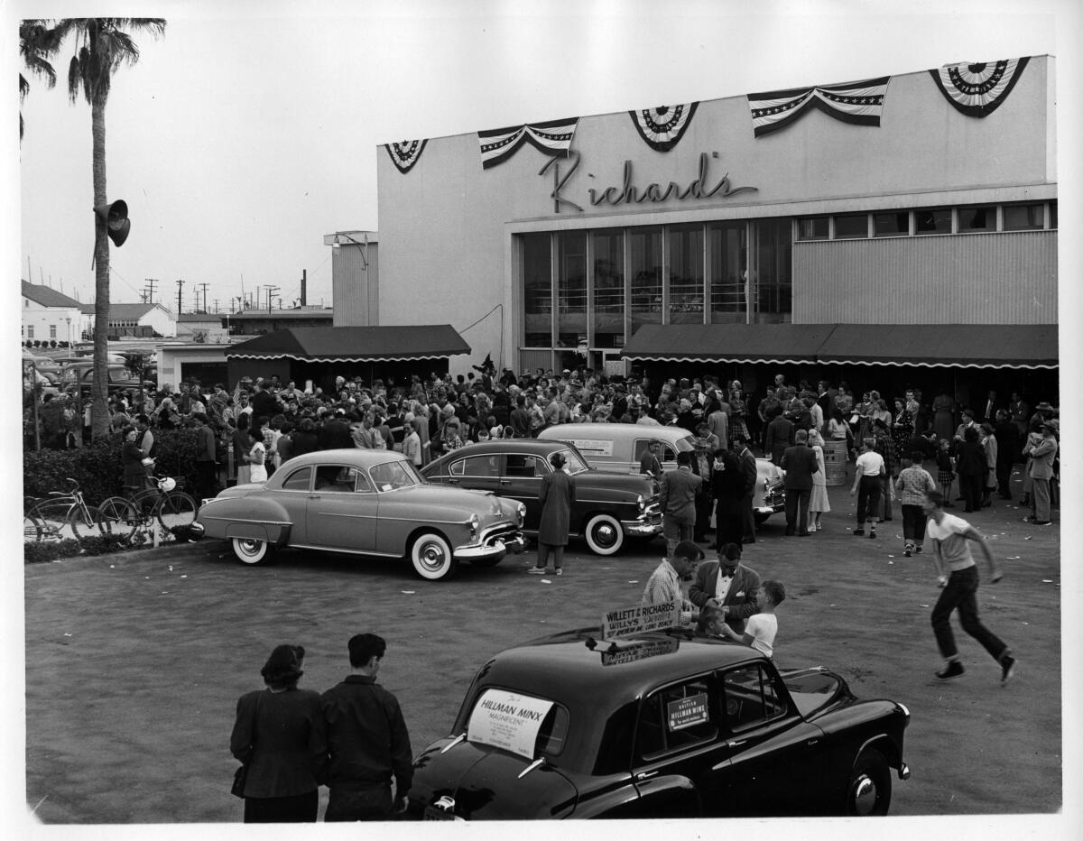 A photo of opening day at Richard's Lido Market in Newport Beach in 1948.