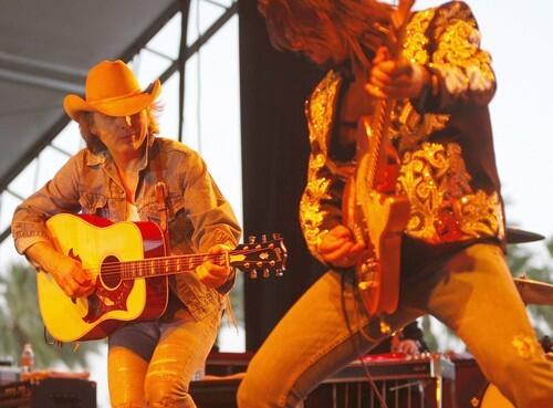 Stagecoach: Dwight Yoakam