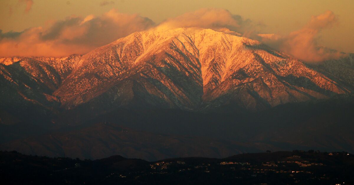 Mt. Baldy, Los Angeles’ın en sevilen dağıdır.  İşte sorun bu