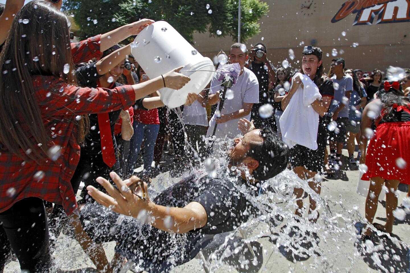 Photo Gallery: Glendale High School takes the Ice Challenge for ALS