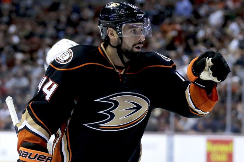 Ducks center Nate Thompson is prepared to make his debut this week after recovering from shoulder surgery.
