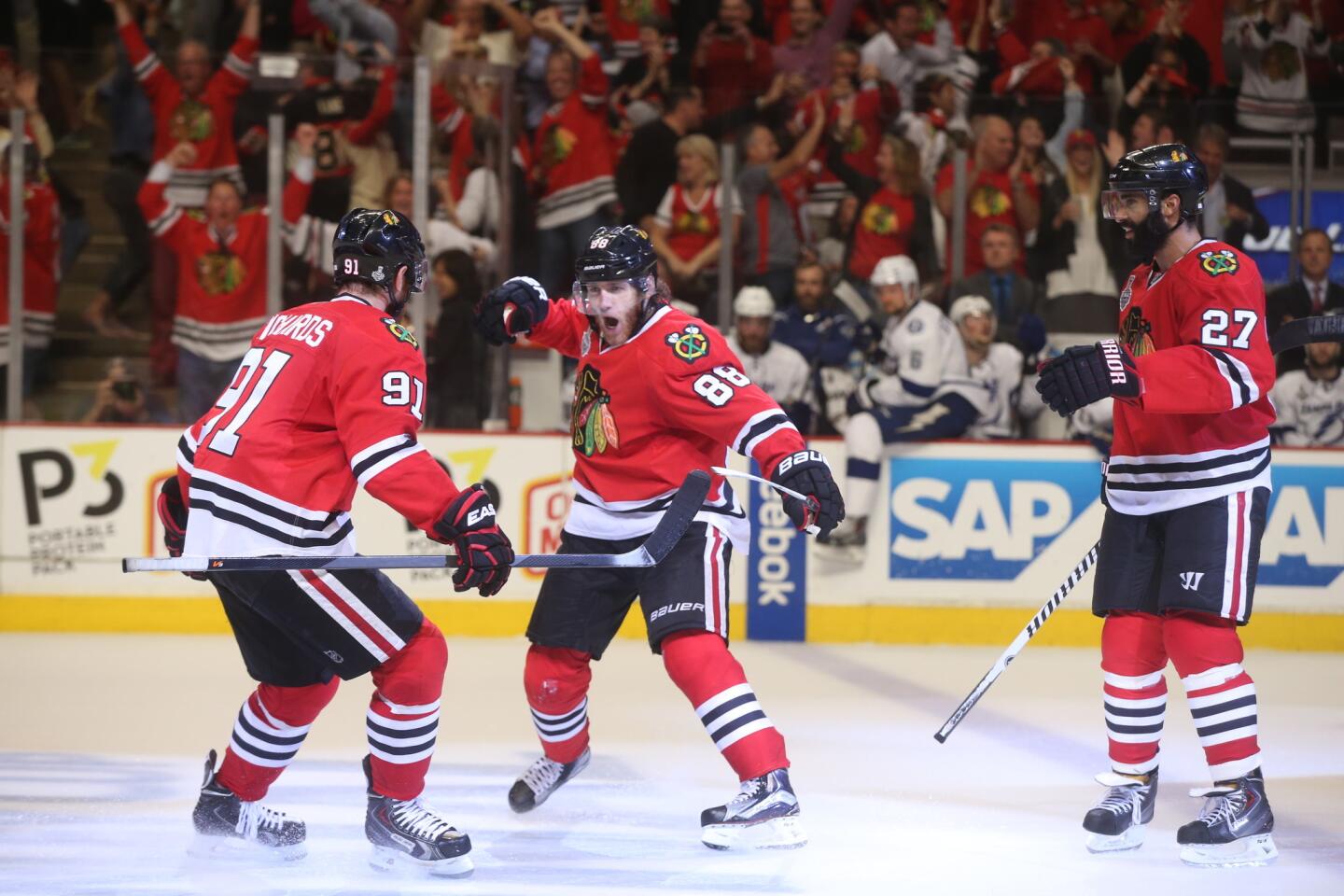 Patrick Kane scores in the third period goal in the Blackhawks' 2-0 win over the Lightning.