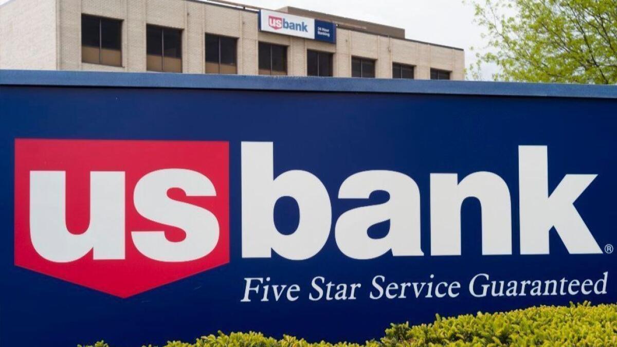 A U.S. Bank branch in Omaha. The Minneapolis-based bank said this week it will offer small, quick loans to borrowers, making it the first major bank to reenter that market. Many banks stopped making small consumer loans in 2014.