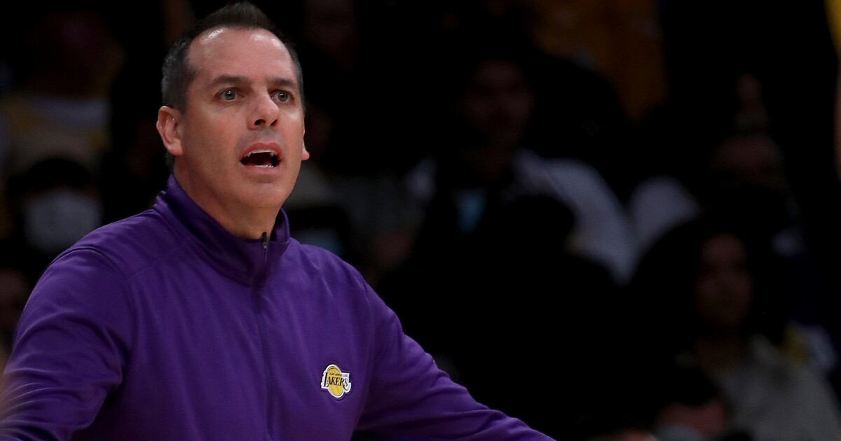 Jika Lakers terus terhuyung-huyung, Frank Vogel akan turun