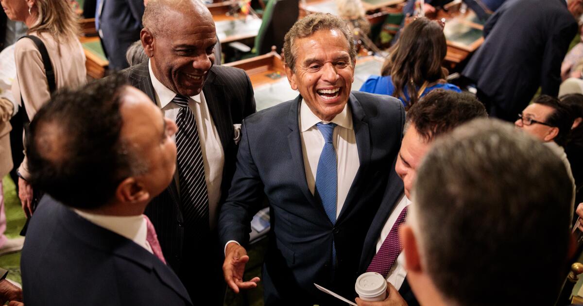 Former L.A. Mayor Antonio Villaraigosa joins cryptocurrency company Coinbase as adviser Former L.A. Mayor Antonio Villaraigosa joins cryptocurrency company Coinbase as adviser