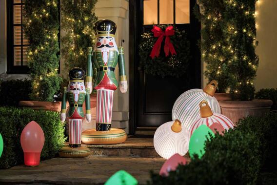 Modern Inflatable Christmas Decor Styling Tips Ideas Los Angeles Times modern-inflatable-christmas-decor-styling-tips-ideas-los-angeles-times