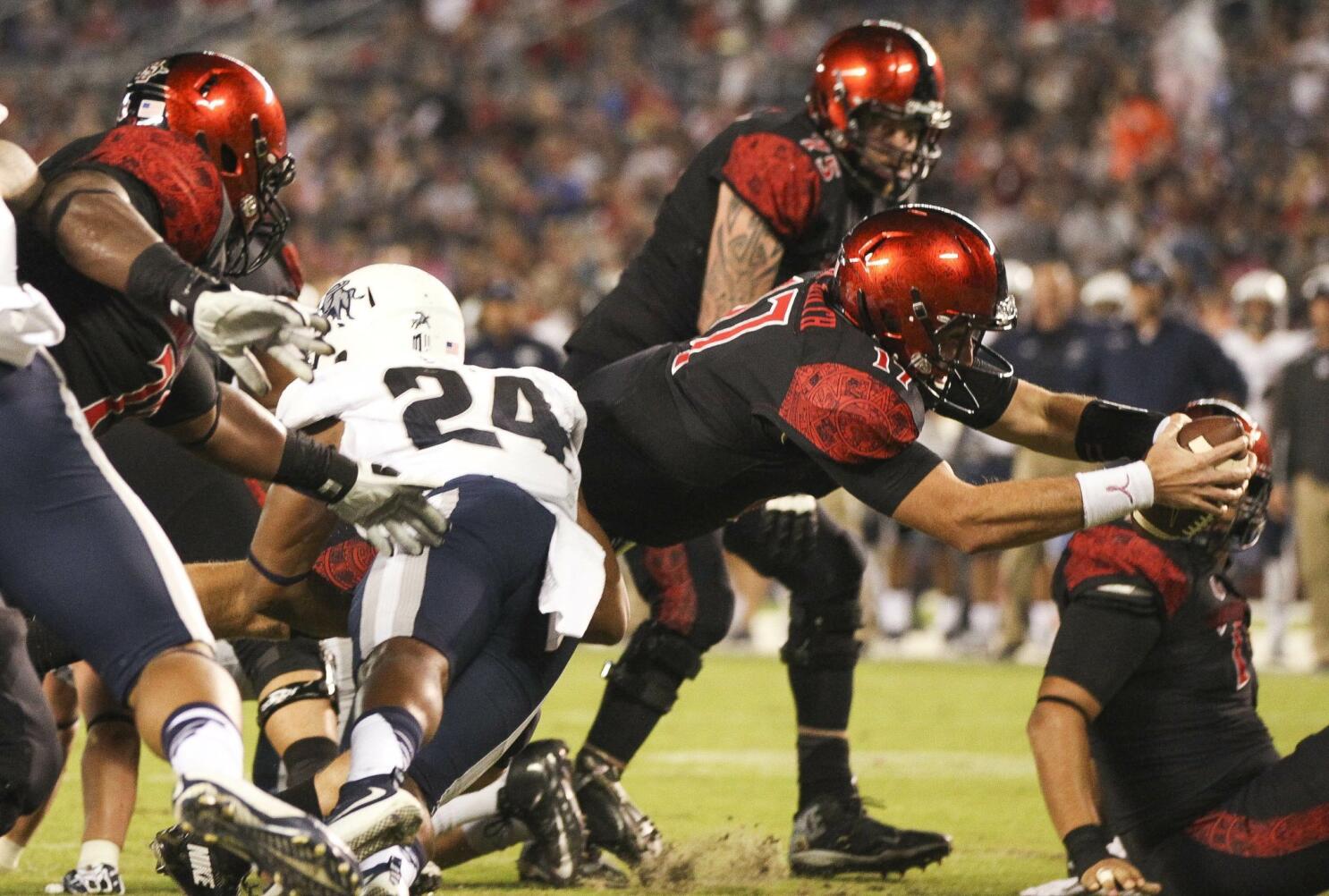 Former USU QB Scores Twice On Thursday Night Football