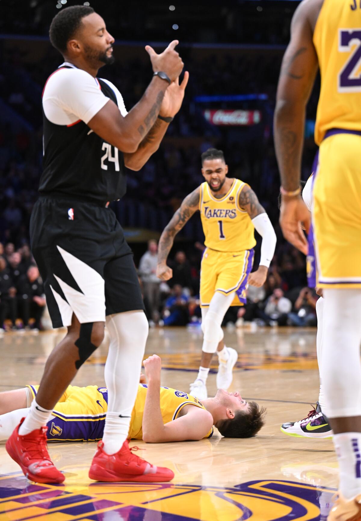 LeBron James' big night carries Lakers past Clippers in overtime