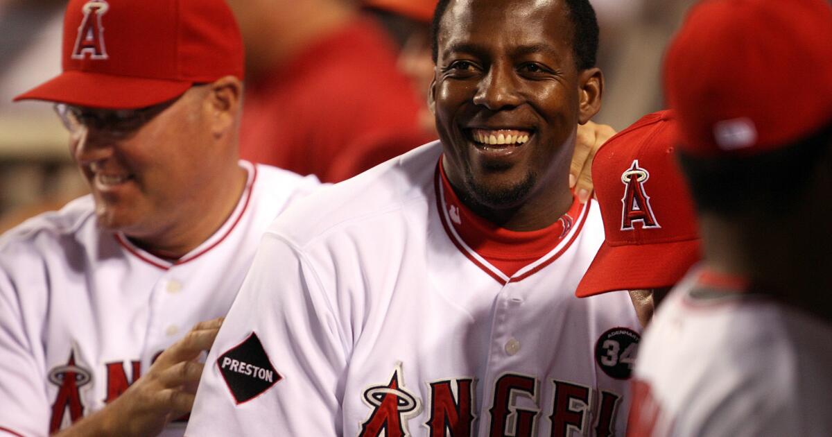 Los Angeles Angels' Vladimir Guerrero points to the sky after