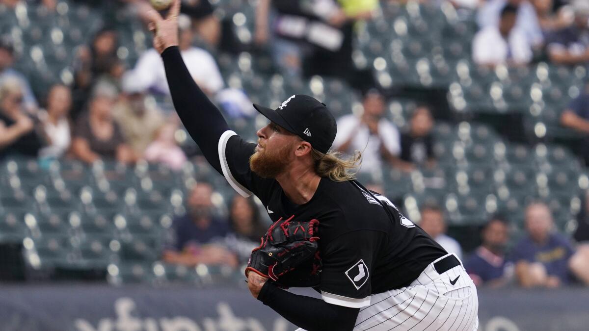 Sox lose in 11: Kopech keeps cool in a game gone wild