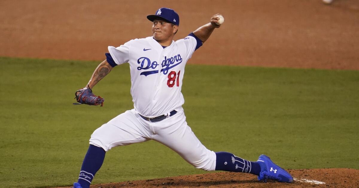 Dodgers' Victor Gonzalez To Undergo Arthroscopic Surgery - MLB