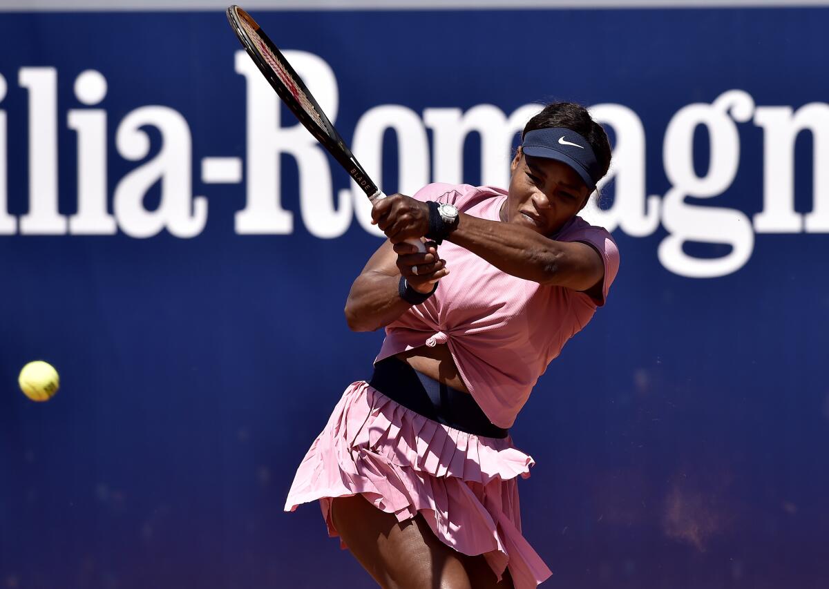 Serena Williams devuelve ante Lisa Pigato 
