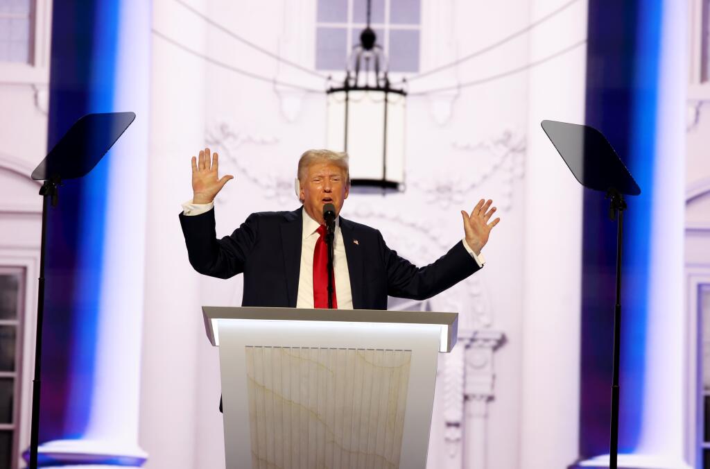 Long-winded Trump bores convention to end - Los Angeles Times