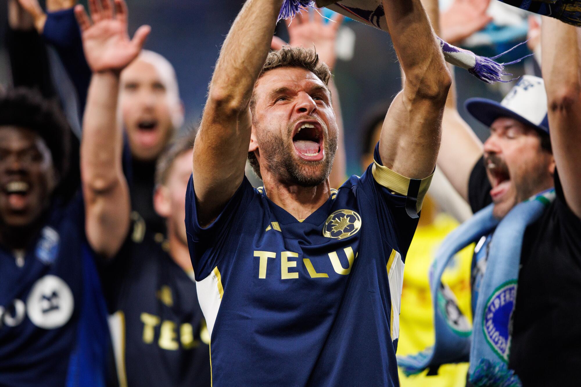 Vancouver Whitecaps FC midfielder Thomas Müller celebrat