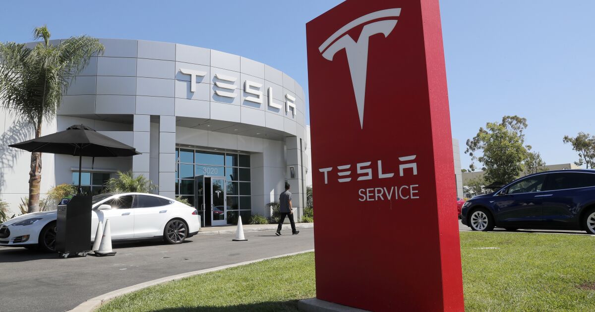 How a secret Tesla team reportedly thwarted customers’ range complaints
