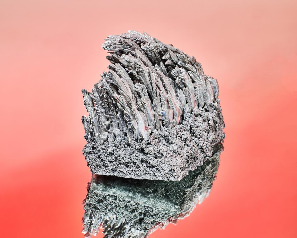 An image of a silver magnesium crystal
